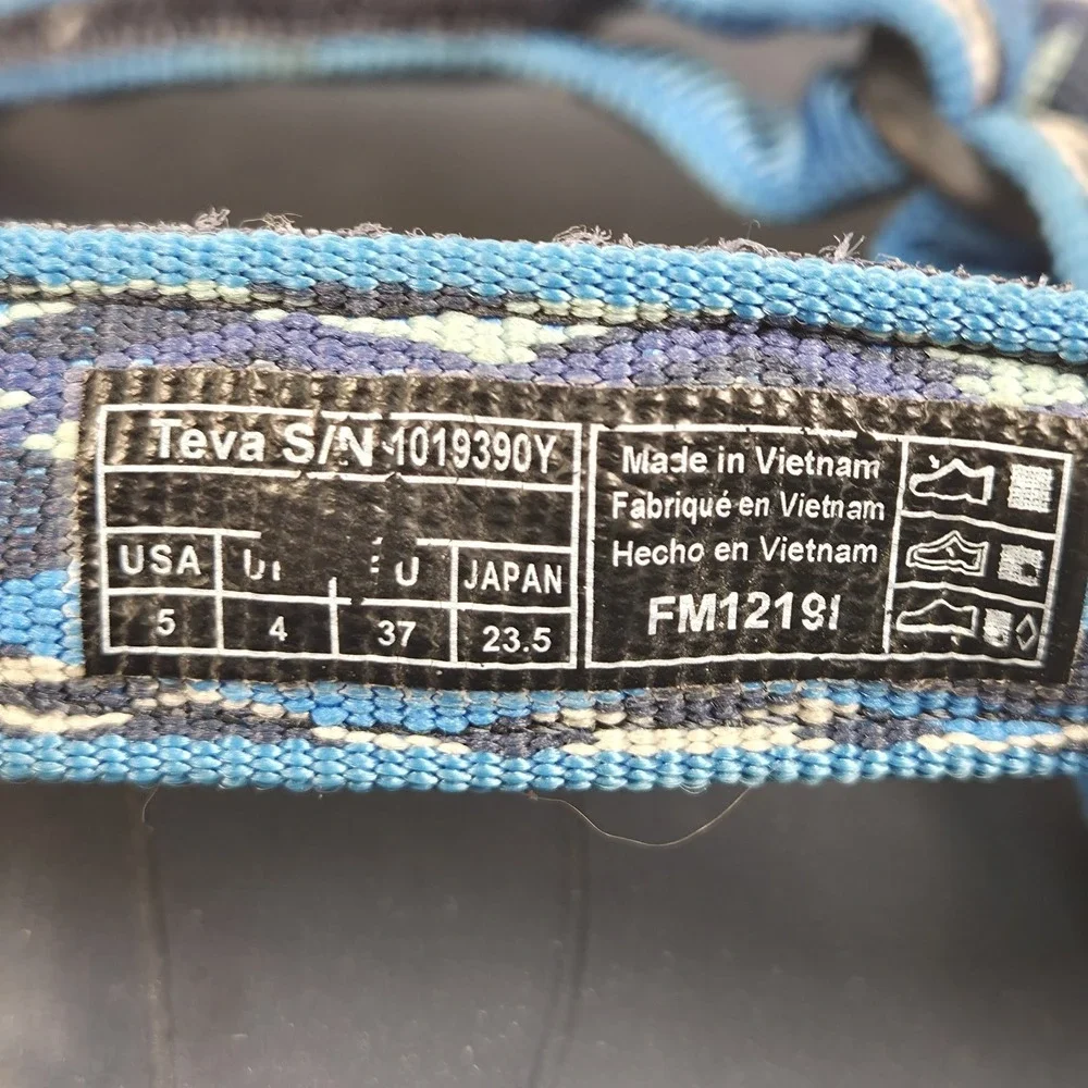 Teva Hurricane XLT2 Big Kids' Size 5 Womens 7 Blue Geometric Print Beach Walking